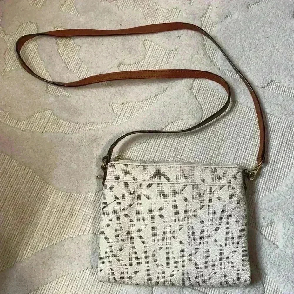 MK bag! - Picture 2 of 5